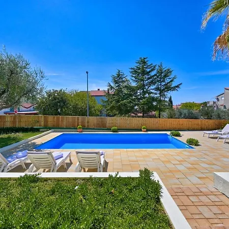 Oscar Apartments With Shared Pool Βίλα Ζαντάρ