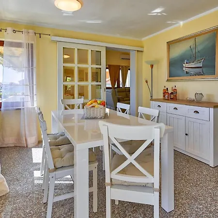 Oscar Apartments With Shared Pool * Ζαντάρ