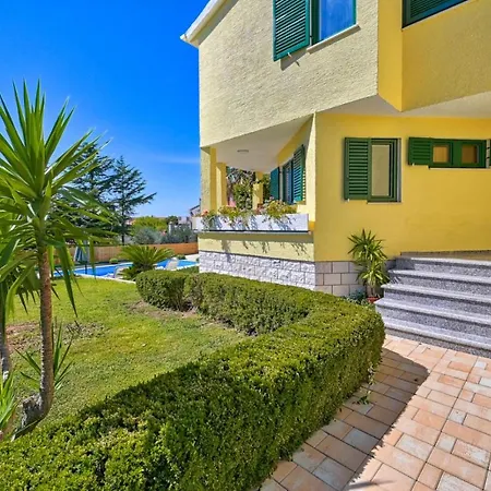 Oscar Apartments With Shared Pool * Zadar