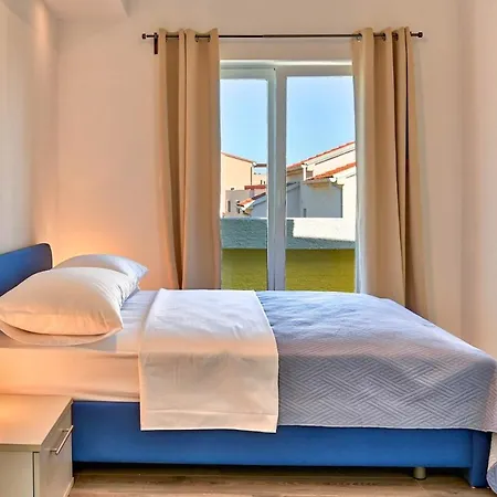 Vila Oscar Apartments With Shared Pool